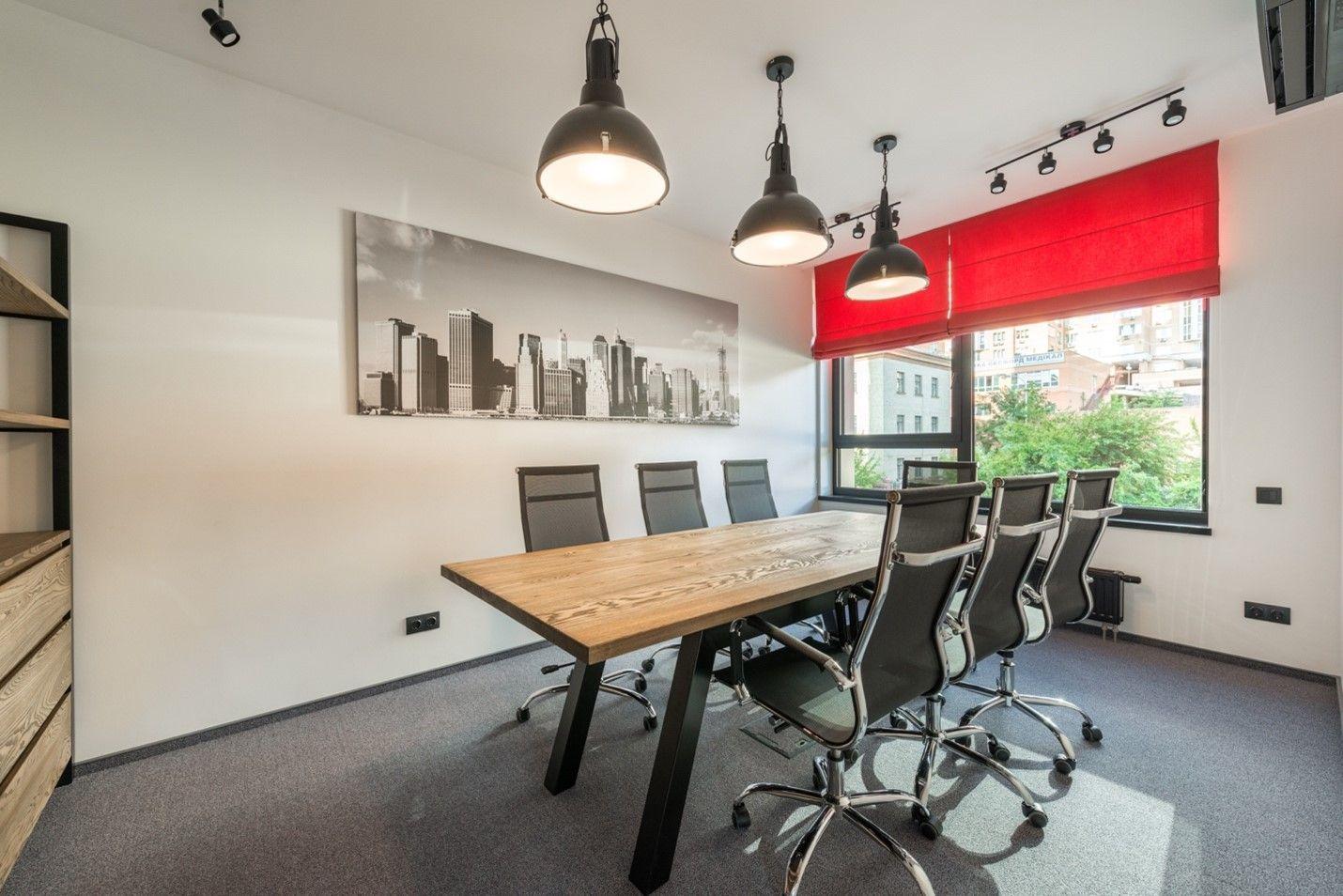 Serviced Office vs. Shared Office: Differences, Benefits, Pros & Cons