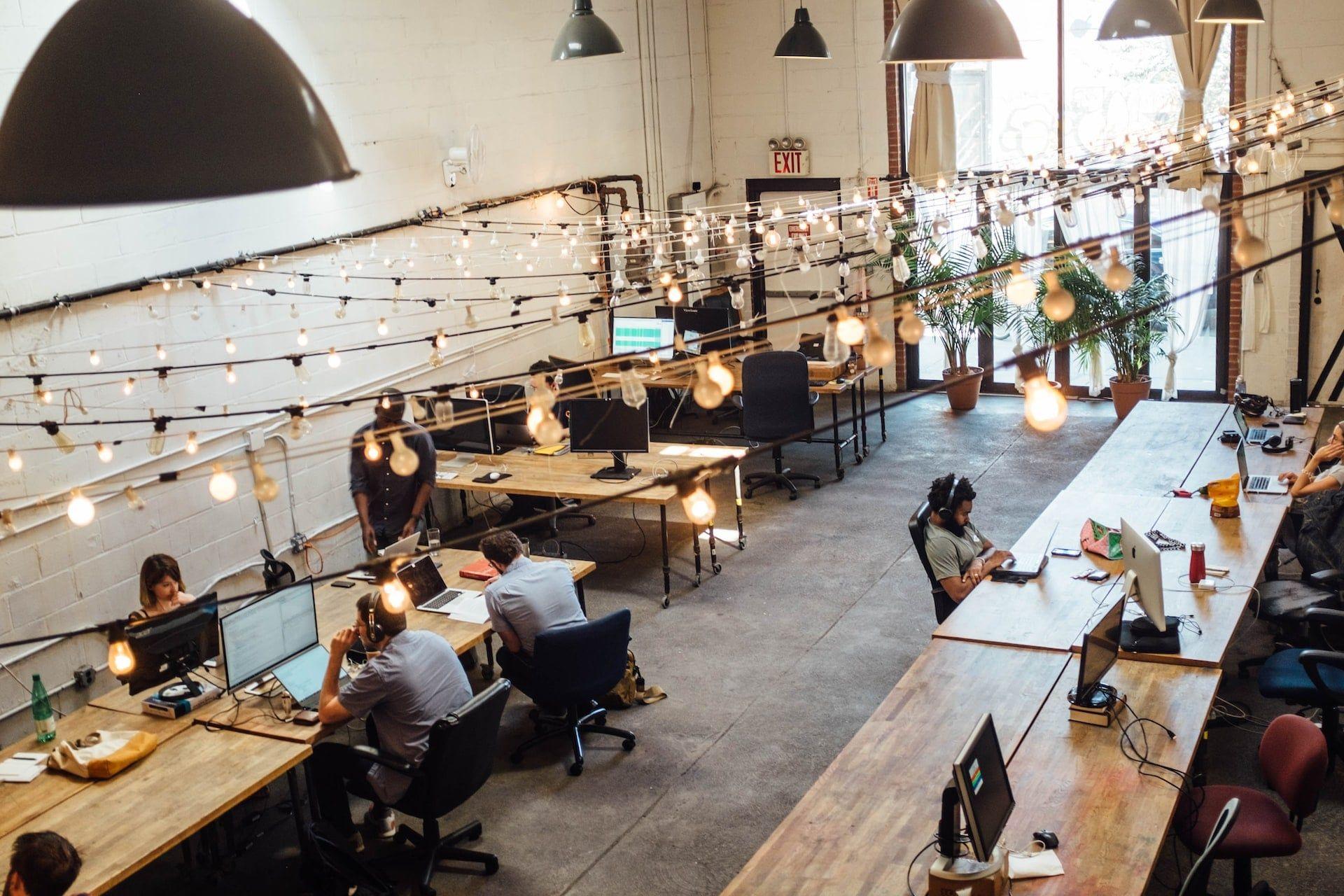 Shared Workspaces VS Coworking Spaces – What Are the Differences?